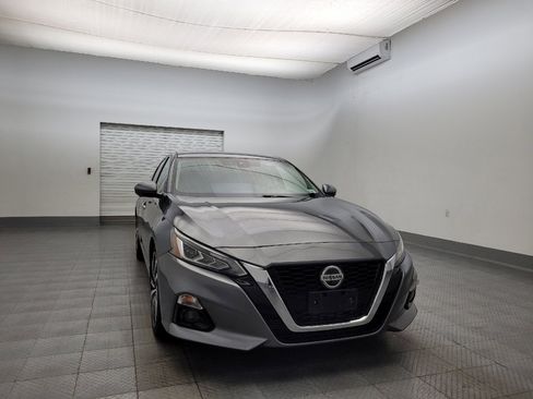 Used 2020 Nissan Altima 2.0 Platinum image 14