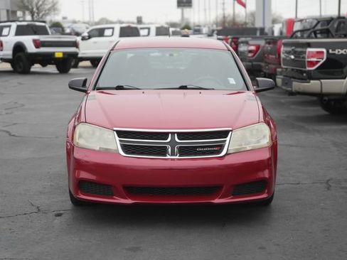 Used 2013 Dodge Avenger SE image 3