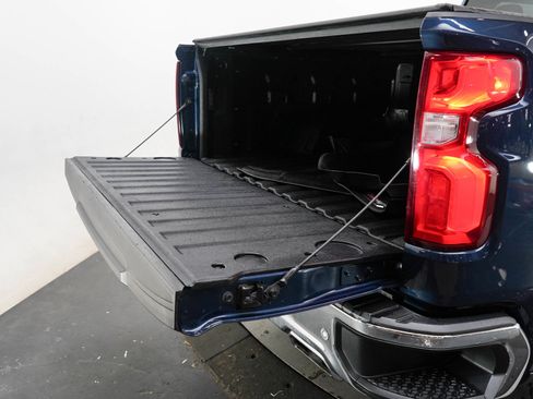 Used 2022 Chevrolet Silverado 1500 LTZ w/ LTZ Premium Package AWD/4WD image 9