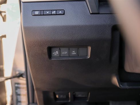 Used 2024 Lexus GX 550 image 19