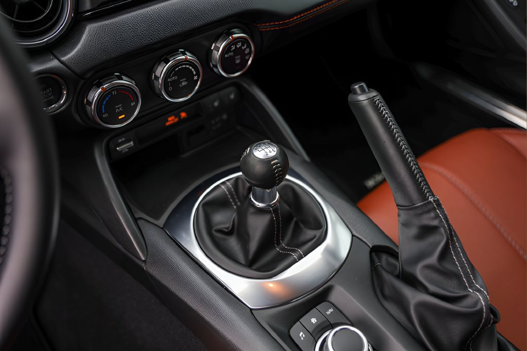 Used 2022 MAZDA MX-5 Miata RF Grand Touring RWD image 22