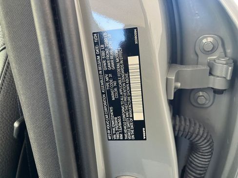 Used 2025 Volvo V60 B5 Cross Country Plus image 29