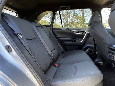 Used 2024 Toyota RAV4 SE image 26