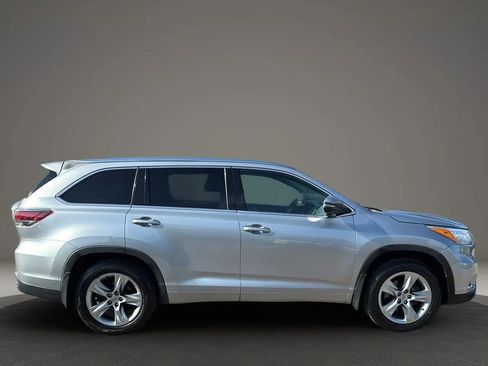 Used 2015 Toyota Highlander Limited image 3