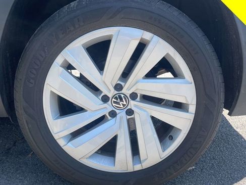 Certified 2022 Volkswagen Atlas Cross Sport SE AWD/4WD image 12