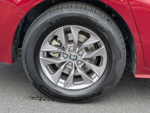 Certified 2024 Toyota Sienna XLE image 11