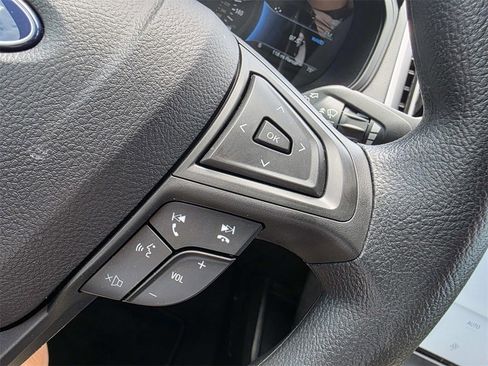 Used 2024 Ford Edge SE image 12