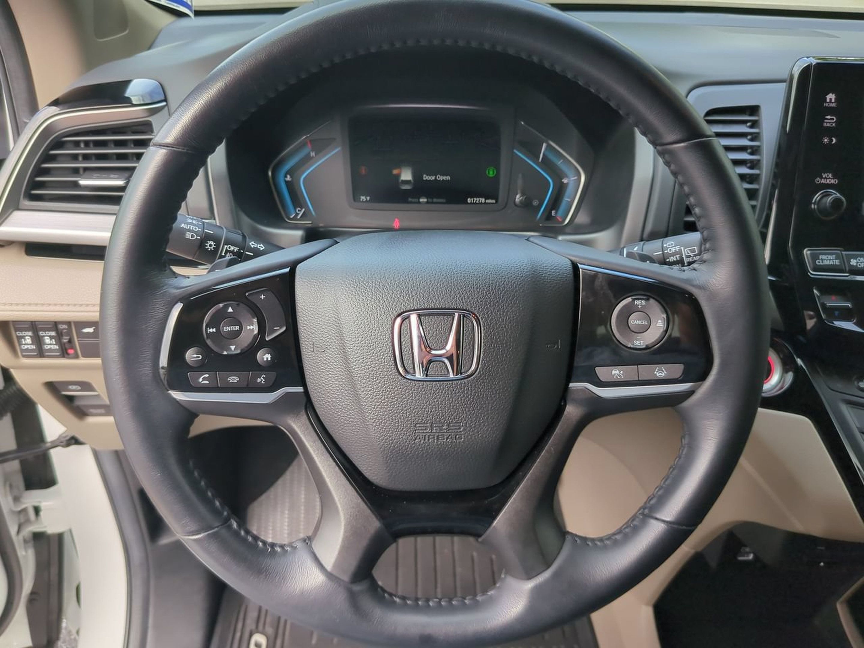 Used 2024 Honda Odyssey Touring image 11