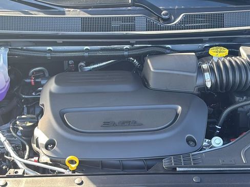 New 2026 Chrysler Pacifica Select image 12