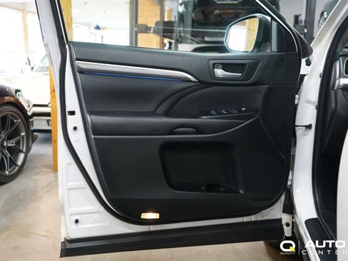 Used 2018 Toyota Highlander XLE image 13