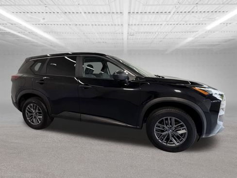 Used 2021 Nissan Rogue S AWD/4WD image 7