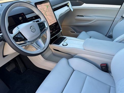 New 2025 Volvo EX90 Plus image 11