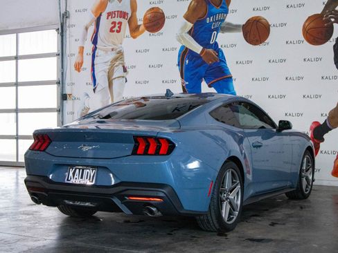 Used 2025 Ford Mustang Coupe RWD image 22