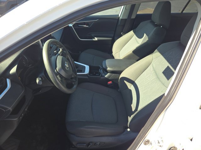 Used 2025 Toyota RAV4 XLE AWD/4WD image 19