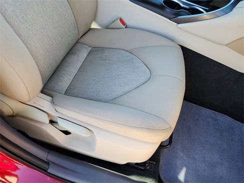 Used 2021 Toyota Camry LE w/ Convenience Package image 20