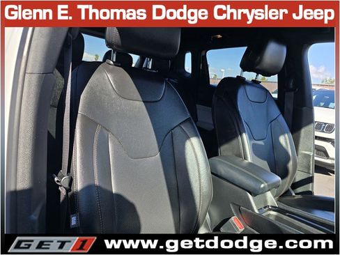 Certified 2023 Jeep Compass Limited image 32