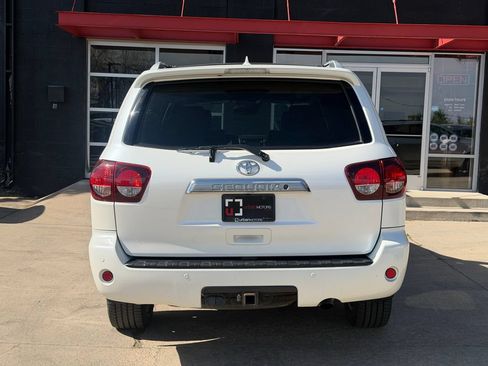 Used 2018 Toyota Sequoia Platinum AWD/4WD image 12