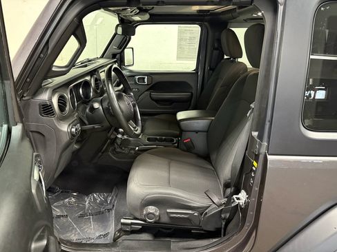 Used 2022 Jeep Wrangler Sport AWD/4WD image 3