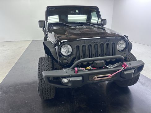 Used 2015 Jeep Wrangler Unlimited Rubicon AWD/4WD image 5