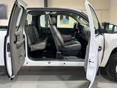 Used 2011 Chevrolet Silverado 1500 W/T image 14