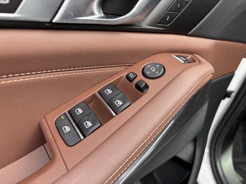 Used 2023 BMW X5 xDrive40i image 15