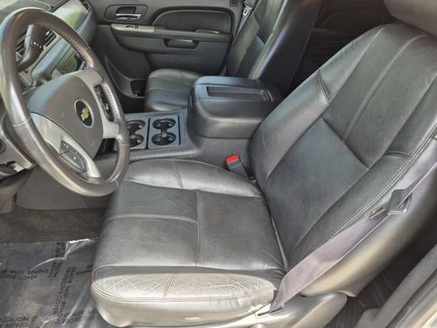 Used 2011 Chevrolet Avalanche LT w/ Suspension Package, Off-Road AWD/4WD image 18
