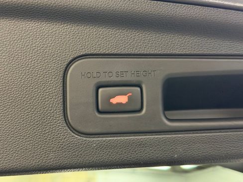 Certified 2025 Acura MDX SH-AWD image 36