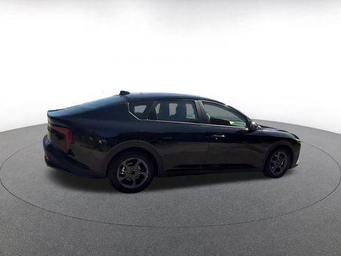 Used 2025 Kia K4 LXS image 14