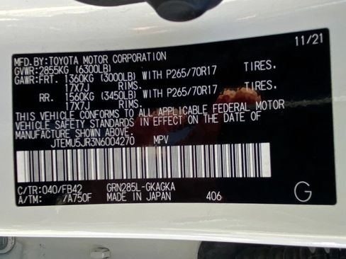 Used 2022 Toyota 4Runner SR5 AWD/4WD image 31