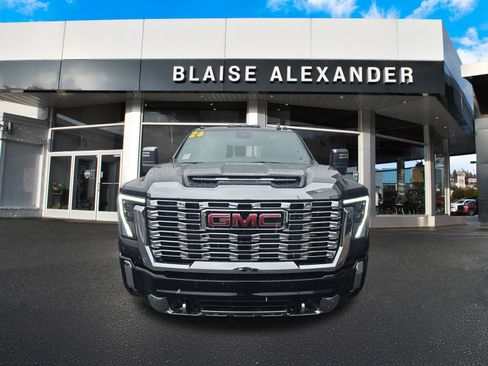 New 2026 GMC Sierra 3500 Denali w/ Technology Package image 9