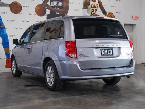 Used 2020 Dodge Grand Caravan SXT image 20