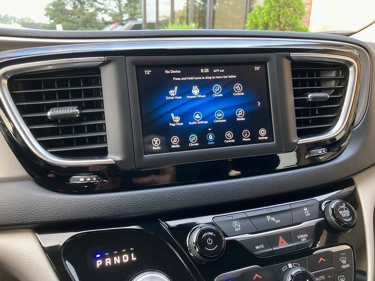 Used 2020 Chrysler Pacifica Touring-L FWD image 28