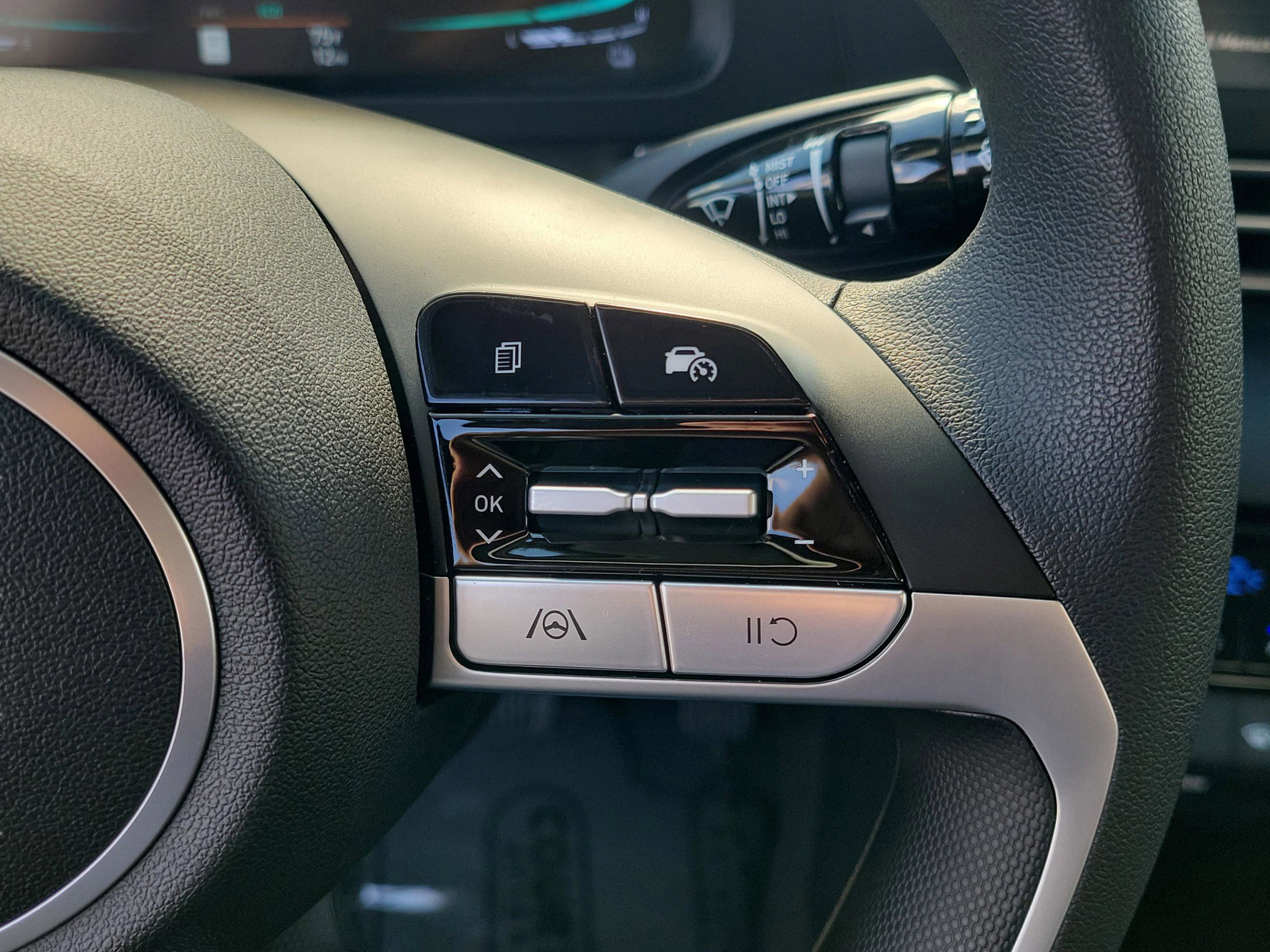 New 2026 Hyundai Elantra Hybrid FWD image 17