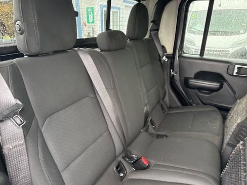 Used 2021 Jeep Gladiator Willys image 11