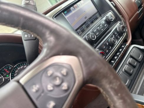 Used 2016 Chevrolet Silverado 1500 High Country w/ High Country Premium Package AWD/4WD image 11
