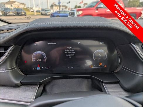 Used 2024 Jeep Grand Cherokee Limited w/ Black Appearance Package image 21