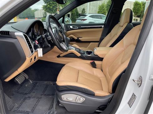 Used 2015 Porsche Cayenne S image 76
