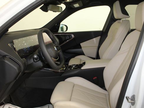 Used 2025 BMW X3 xDrive30i w/ Premium Package image 29