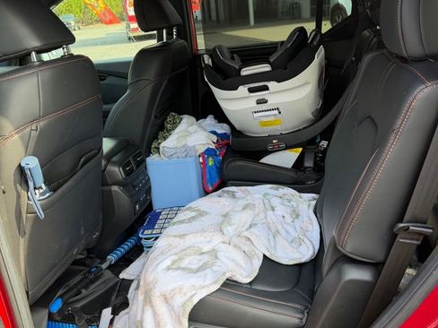 Used 2025 Honda Pilot TrailSport image 9