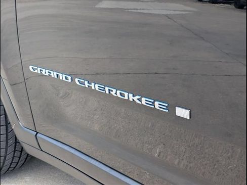 Used 2024 Jeep Grand Cherokee Limited 4xe AWD/4WD image 17
