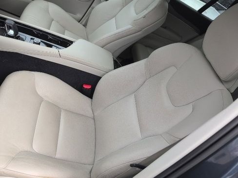 Used 2023 Volvo XC90 B6 Plus w/ Protection Package Premier image 23