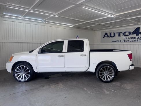 Used 2012 Nissan Titan SV RWD image 8