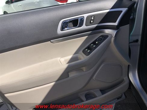 Used 2013 Ford Explorer XLT FWD image 9
