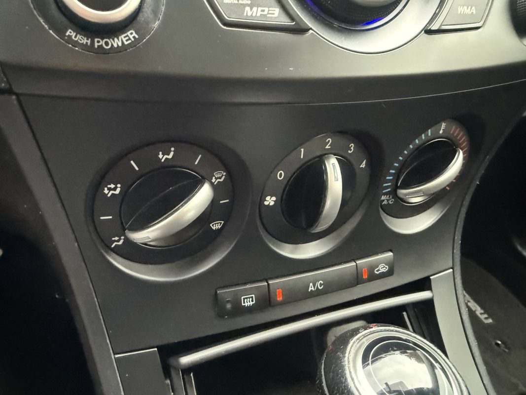 Used 2012 MAZDA MAZDA3 i Touring FWD image 12