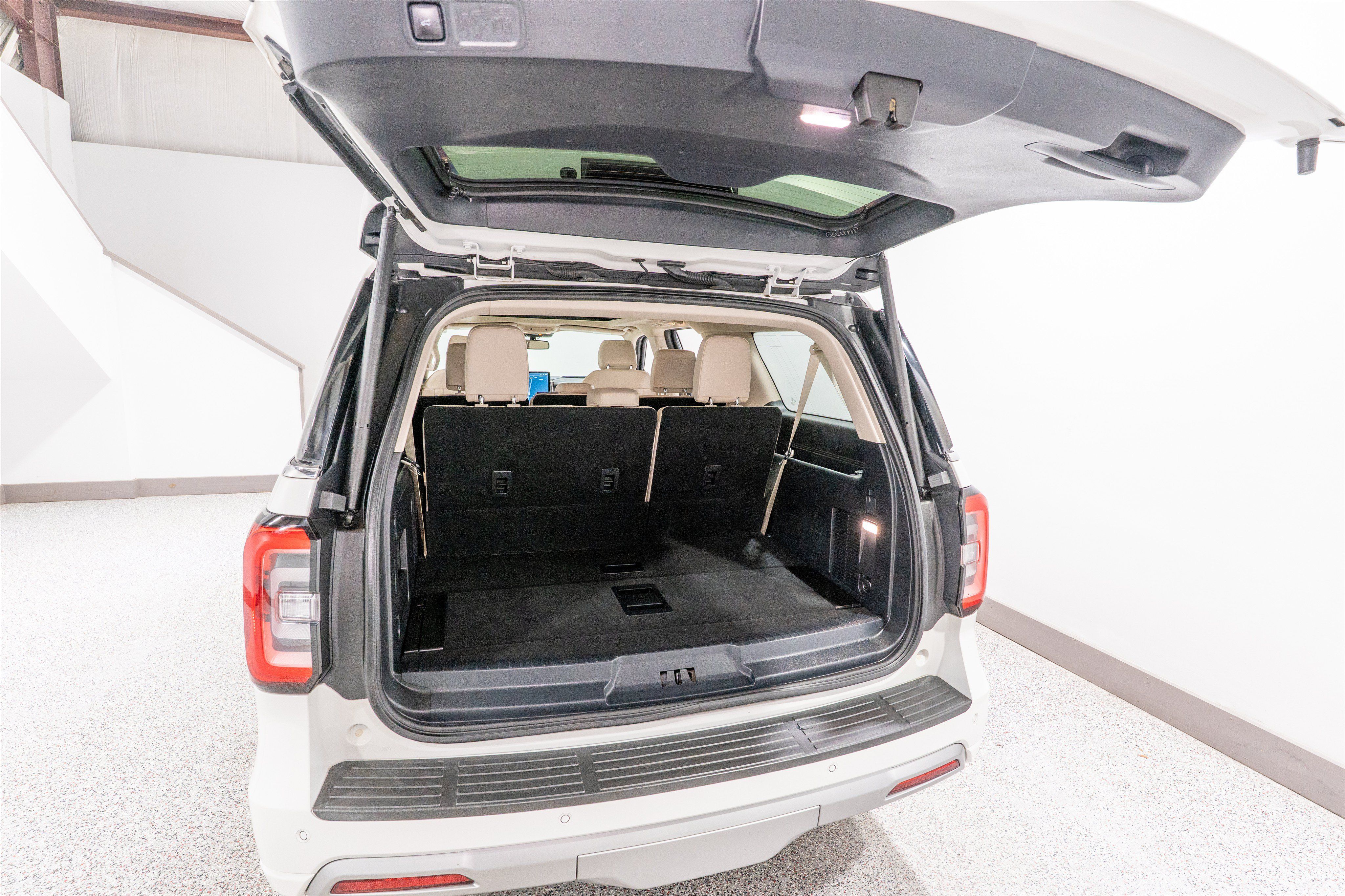 Used 2022 Ford Expedition Max Platinum AWD/4WD image 37