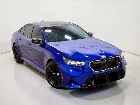 Used 2025 BMW M5 w/ Executive Package image 6