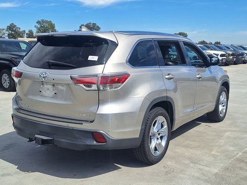 Used 2015 Toyota Highlander Limited Platinum image 5