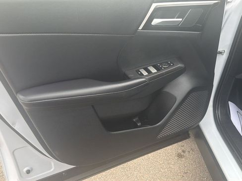 Used 2024 Mitsubishi Outlander SE FWD image 12