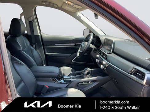 Used 2022 Kia Telluride LX FWD image 11