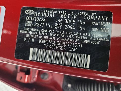 Used 2024 Hyundai Elantra SEL image 33